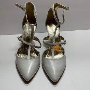 Brooks brothers T strap white heels size 8 women B1